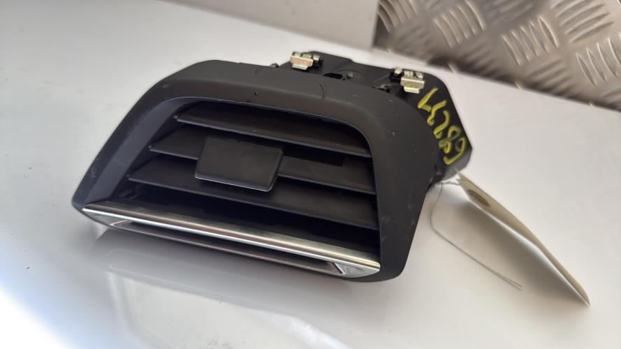 Aerateur tableau de bord avant droit PEUGEOT 2008 2 Essence image 2