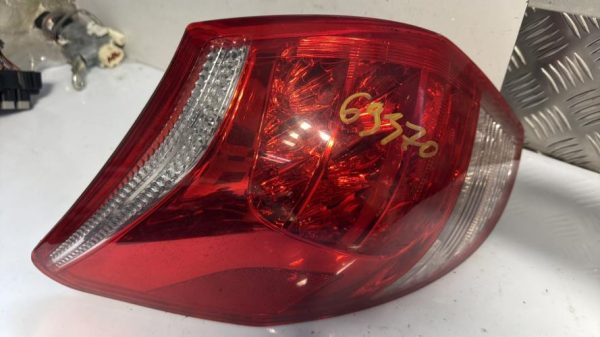 Feu arriere principal gauche (feux) TOYOTA RAV4 3 PHASE 1 Diesel image 2
