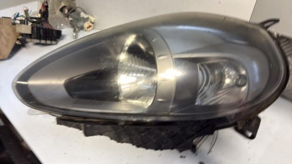 Optique avant principal gauche (feux)(phare) FIAT PUNTO 3 Diesel image 3