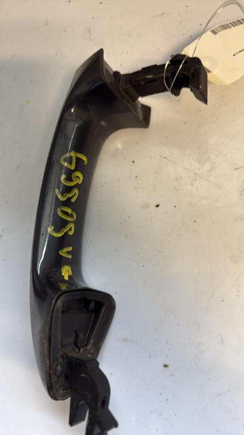 Poignee porte avant gauche FORD FIESTA 6 PHASE 1 Essence image 1