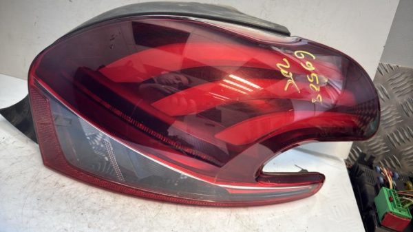 Feu arriere principal droit (feux) PEUGEOT 208 1 PHASE 2 Diesel image 2
