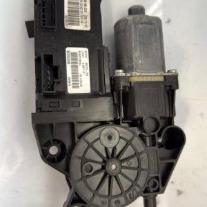 Moteur leve vitre avant gauche RENAULT MEGANE 3 PHASE 1 Diesel image 1