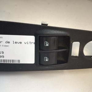 Interrupteur de leve vitre avant gauche FIAT GRANDE PUNTO Diesel image 1