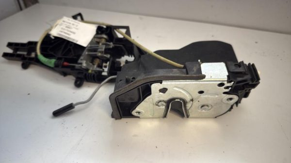 Serrure avant droit BMW X1 E84 PHASE 2 Diesel image 3