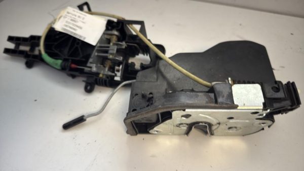 Serrure avant droit BMW X1 E84 PHASE 2 Diesel image 4