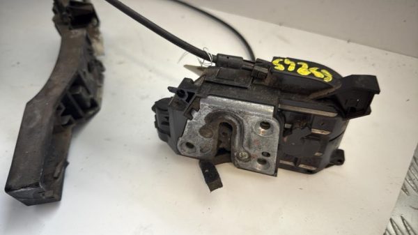 Serrure avant droit RENAULT CLIO 3 PHASE 2 Diesel image 1