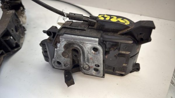 Serrure avant droit RENAULT CLIO 3 PHASE 2 Diesel image 2