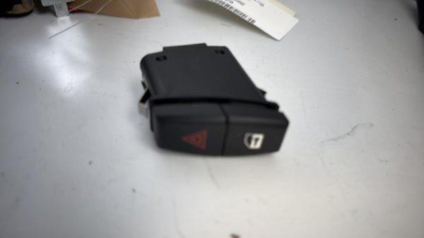 Bouton de warning BMW X1 E84 PHASE 2 Diesel image 1