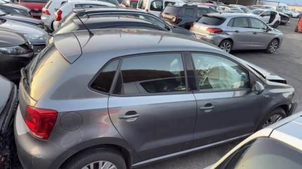 Autoradio d'origine VOLKSWAGEN POLO 5 PHASE 1 Diesel image 6