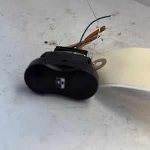 Interrupteur de leve vitre DACIA SANDERO 1 Essence image 1