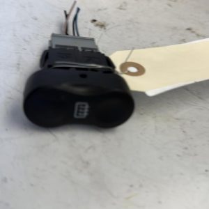 Commande degivrage lunette arriere DACIA SANDERO 1 Essence image 1