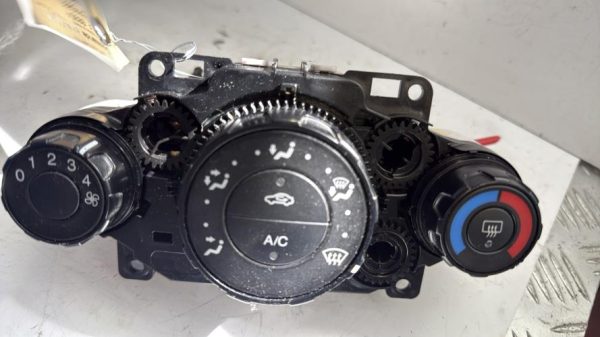 Commande chauffage FORD FIESTA 6 PHASE 1 Diesel image 1
