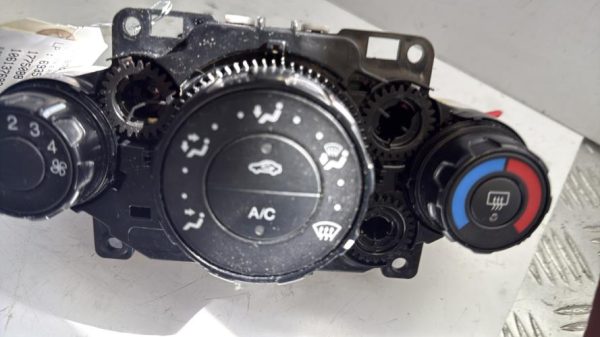 Commande chauffage FORD FIESTA 6 PHASE 1 Diesel image 2