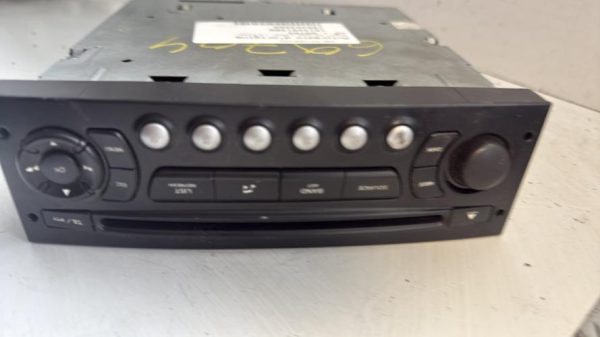 Autoradio d'origine PEUGEOT 307 PHASE 1 BREAK Diesel image 1