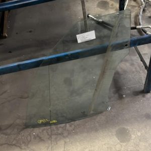 Vitre avant droit BMW SERIE 1 E87 PHASE 1 Essence image 1