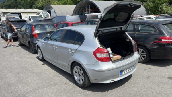 Vitre avant droit BMW SERIE 1 E87 PHASE 1 Essence image 5