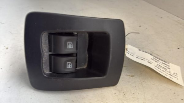 Interrupteur de leve vitre avant gauche DACIA SANDERO 2 PHASE 1 Essence image 1