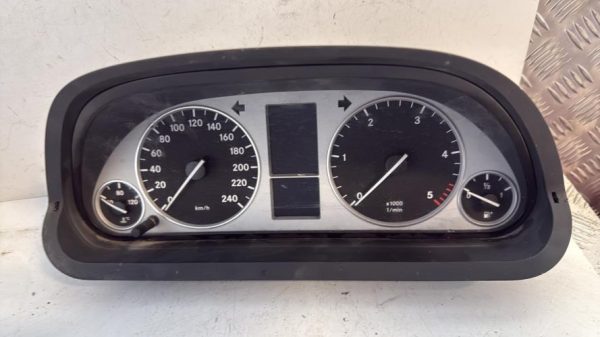 Compteur MERCEDES CLASSE B 245 PHASE 1 Diesel image 1