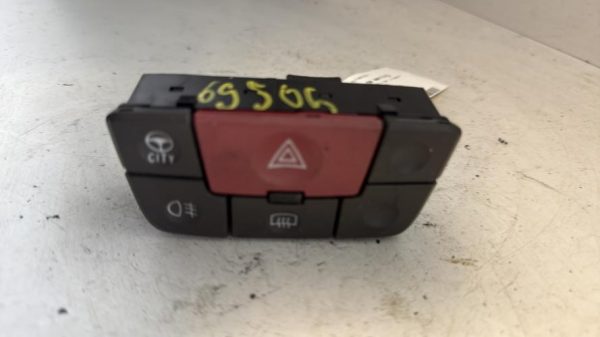 Bouton de warning FIAT PANDA 2 PHASE 2 Essence image 4