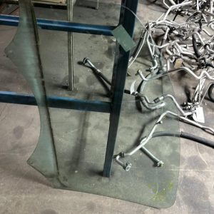 Vitre avant droit RENAULT KANGOO 2 PHASE 1 Diesel image 1