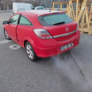 Porte fusible OPEL ASTRA H GTC PHASE 1 Diesel image 1
