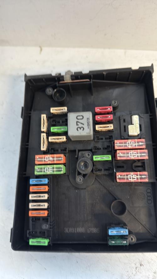 Porte fusible SEAT ALTEA XL PHASE 1 Diesel image 2