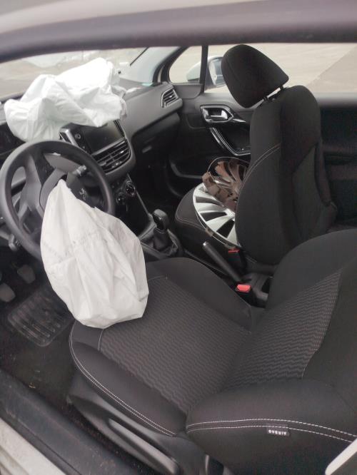 Pare boue avant gauche PEUGEOT 208 1 PHASE 1 Diesel image 5