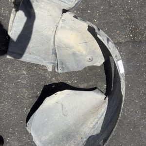 Pare boue avant gauche VOLKSWAGEN GOLF 6 Essence image 1