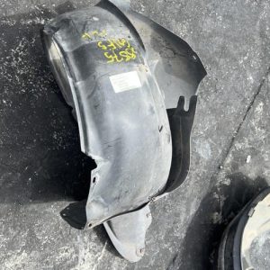 Pare boue avant droit VOLKSWAGEN GOLF 6 Essence image 1