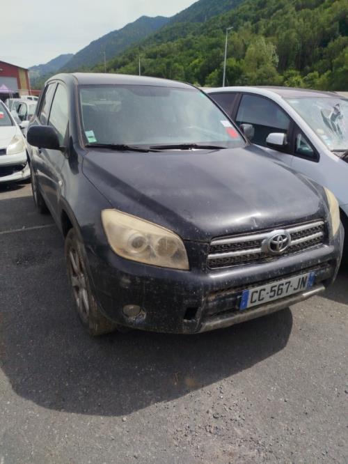 Pare boue avant gauche TOYOTA RAV4 3 PHASE 1 Diesel image 4
