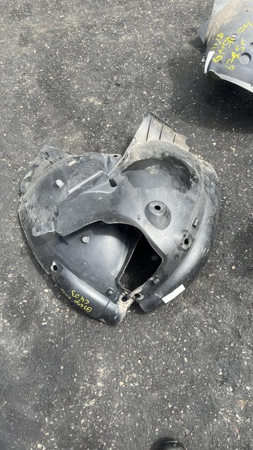 Pare boue avant gauche RENAULT CLIO 3 PHASE 1 Essence image 1