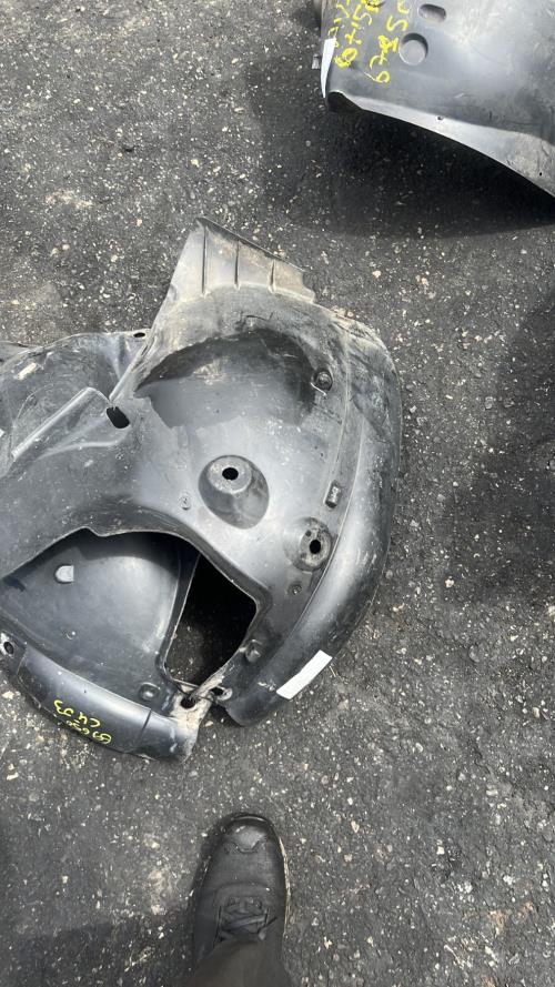 Pare boue avant gauche RENAULT CLIO 3 PHASE 1 Essence image 5