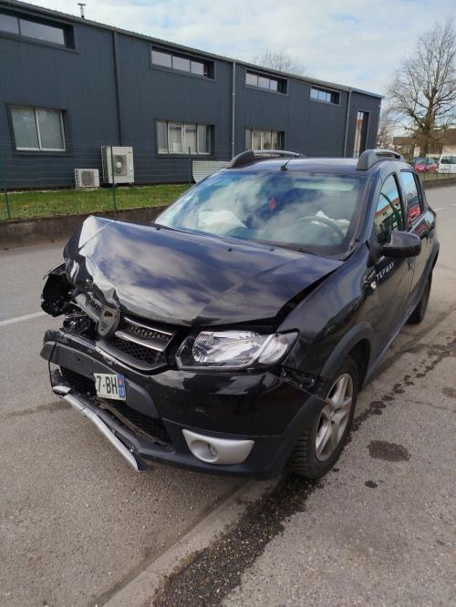 Pare boue avant gauche DACIA SANDERO 2 PHASE 1 Essence image 7