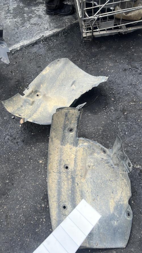 Pare boue avant droit RENAULT SCENIC 2 PHASE 2 Diesel image 1