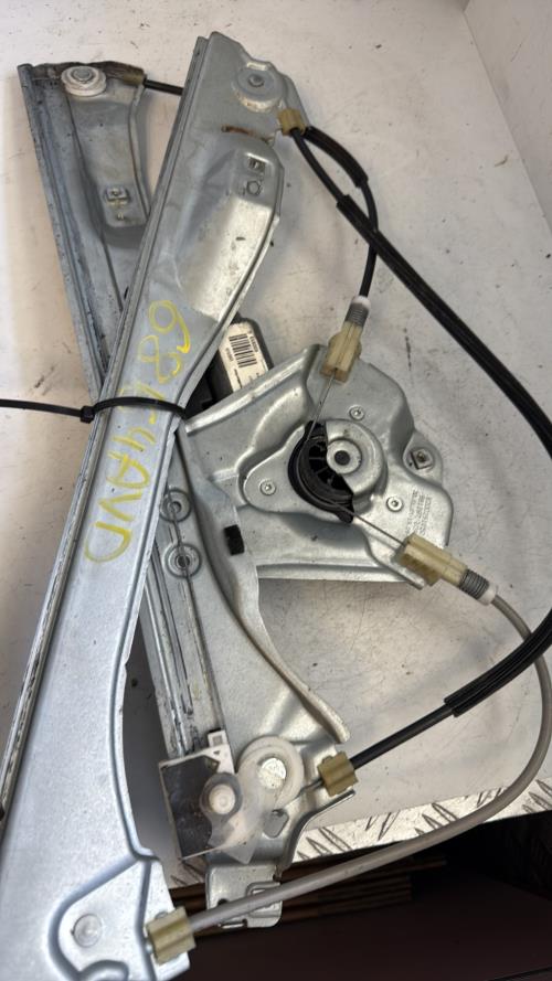 Leve vitre electrique avant droit RENAULT CLIO 3 PHASE 1 Essence image 1