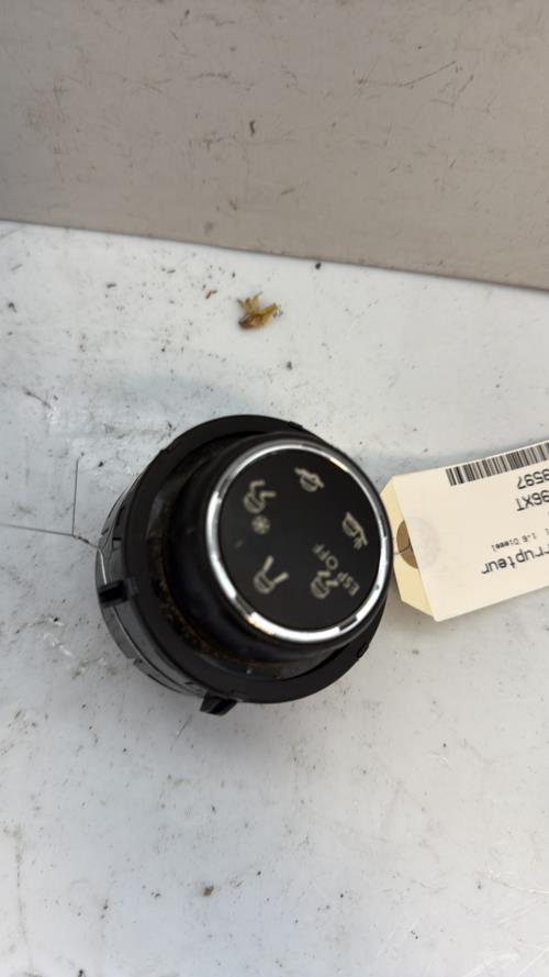 Bouton/Interrupteur PEUGEOT 3008 1 PHASE 1 Diesel image 3