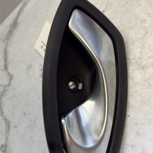 Poignee interieur avant gauche RENAULT CLIO 4 PHASE 2 Essence image 1