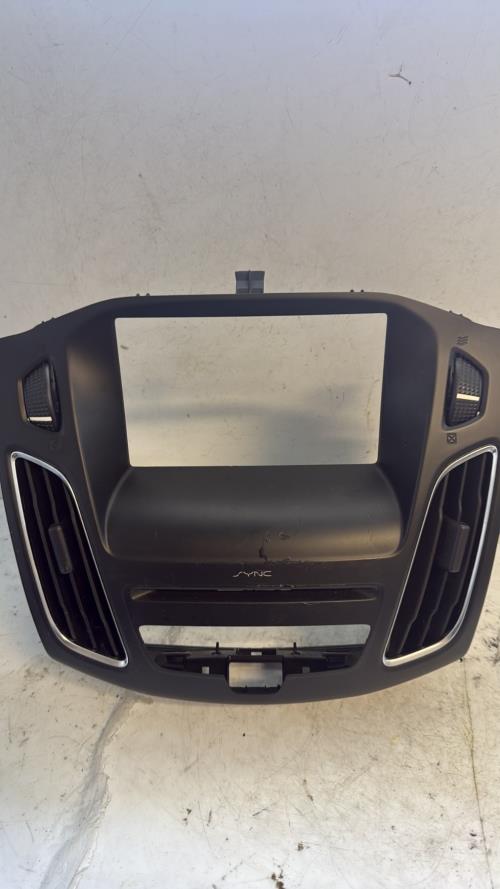 Aerateur tableau de bord FORD FOCUS 3 PHASE 2 Diesel image 1