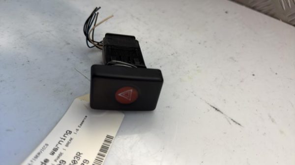 Bouton de warning DACIA LOGAN MCV 1 PHASE 1 BREAK Essence image 1
