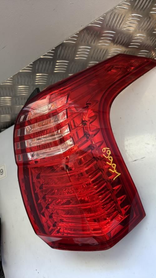 Feu arriere principal droit (feux) PEUGEOT 5008 1 PHASE 2 Diesel image 3