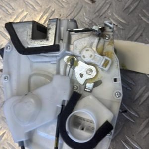 Serrure arriere gauche SUZUKI SWIFT 3 Diesel image 1