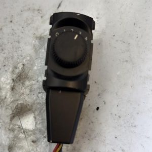Bouton/Interrupteur PEUGEOT 5008 1 PHASE 2 Diesel image 3