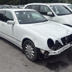 Capot MERCEDES CLASSE E 210 PHASE 2 Diesel image 1