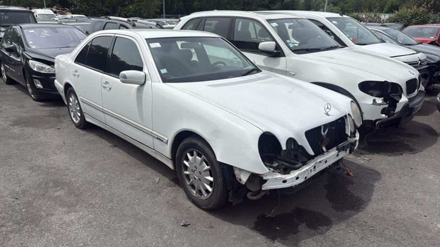 Capot MERCEDES CLASSE E 210 PHASE 2 Diesel image 1