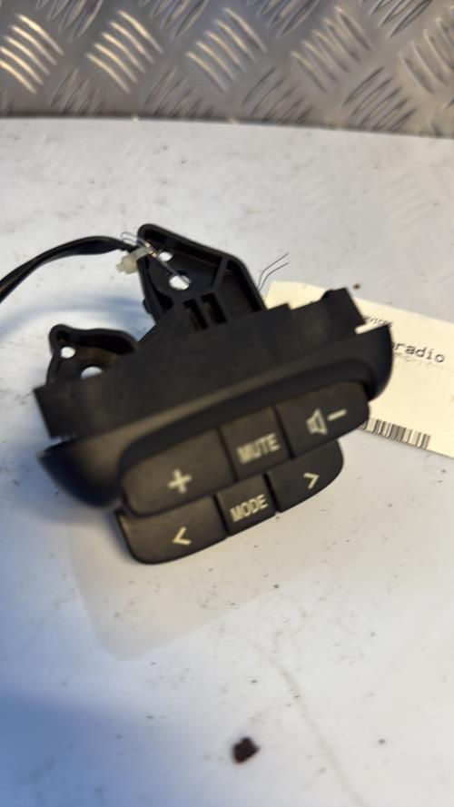 Commande autoradio SUZUKI LIANA Essence image 1