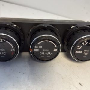 Commande chauffage SUZUKI LIANA Essence image 1