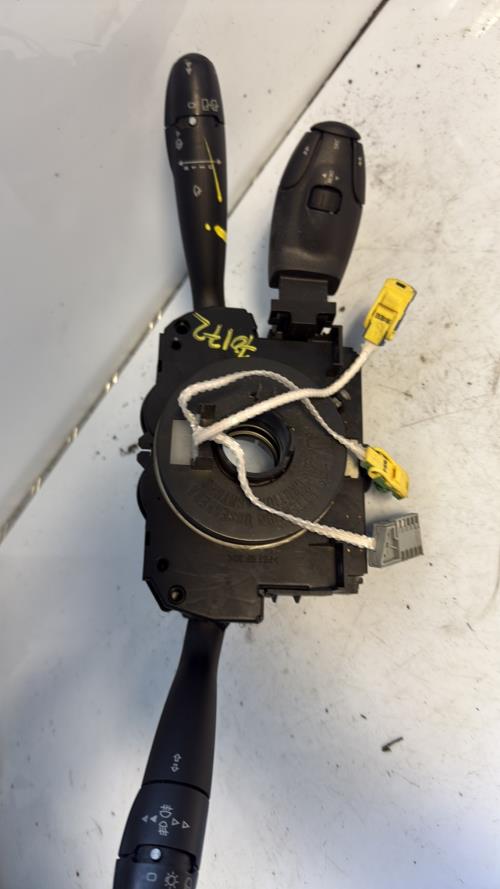 Com (Bloc Contacteur Tournant+Commodo Essuie Glace+Commodo Phare) CITROEN C3 1 PHASE 2 Diesel image 1