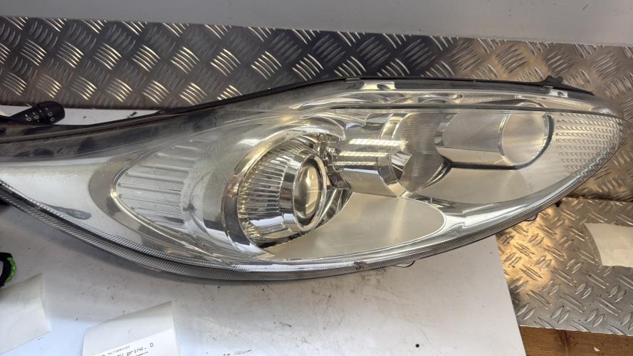 Optique avant principal droit (feux)(phare) FORD FIESTA 6 PHASE 1 Essence image 1