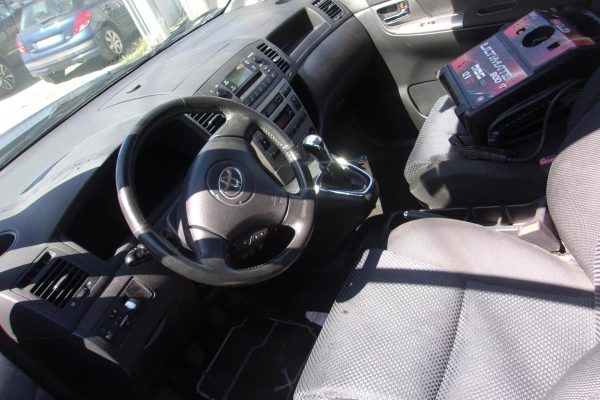 Feu arriere principal droit (feux) TOYOTA COROLLA VERSO 1 Diesel image 2