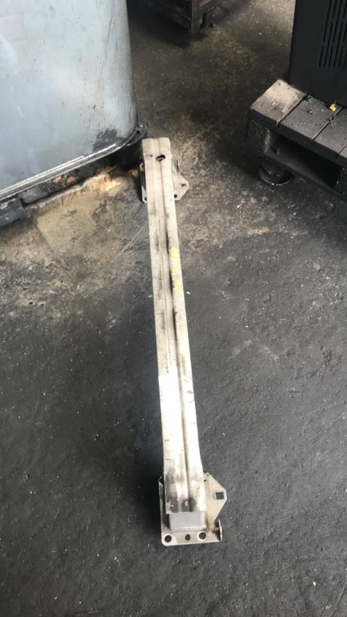 Renfort pare choc avant (traverse) PEUGEOT 308 1 SW PHASE 2 BREAK Diesel image 2